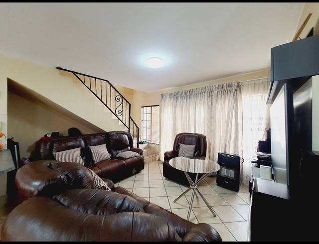 2 BEDROOM TOWNHOUSE FOR SALE IN HALFWAY GARDENS